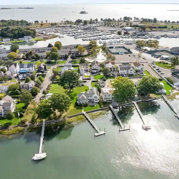 WATERFRONT GEM ON GREGORY POINT