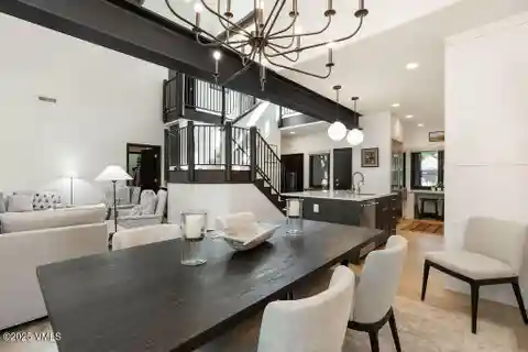 Beautifully Updated Dakota Townhome