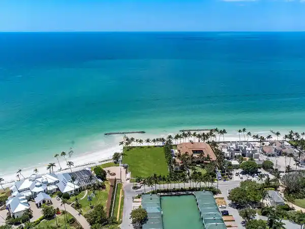 EXTREMELY RARE PROPERTY ALONG THE GULF