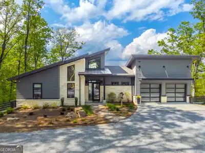 Wonderfully Crafted Modern Mountain Home