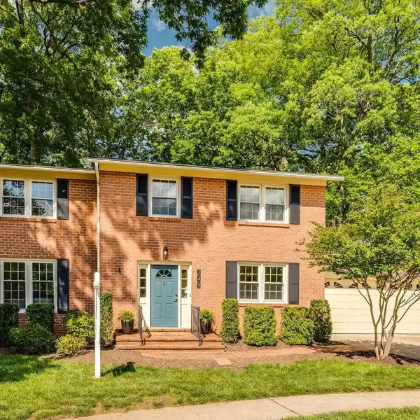 AMAZING PROPERTY IN KINGS PARK WEST