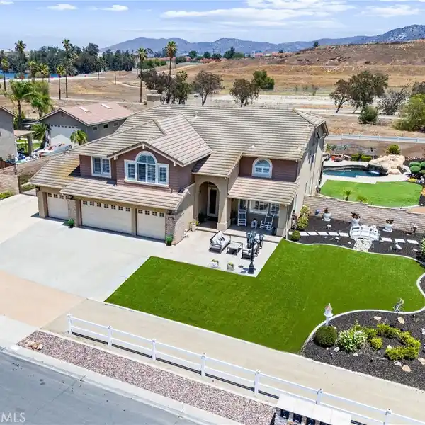 EXCEPTIONAL PROPERTY IN COVETED SYCAMORE RANCH