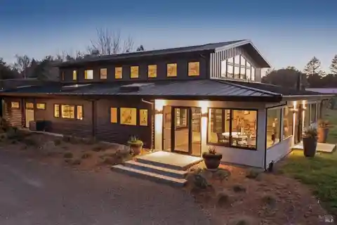Extraordinary 14-acre Estate