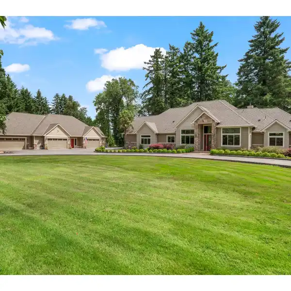 THE VERY FINEST IN PACIFIC NORTHWEST LIVING