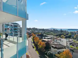 Stylish Sixth-Floor Apartment Offering Generous Proportions