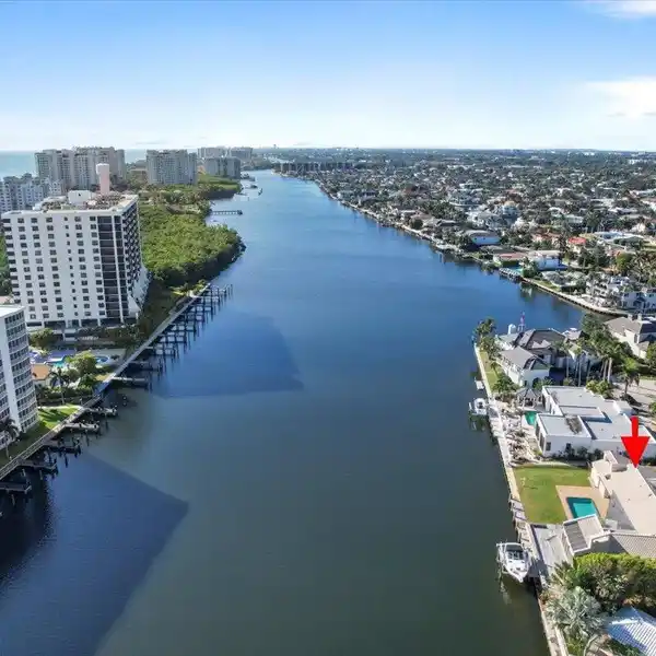 EXPANSIVE DIRECT INTRACOASTAL LOT