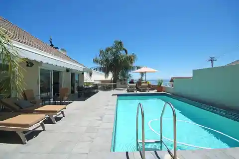 Versatile Property on a Quiet Cul-de-sac