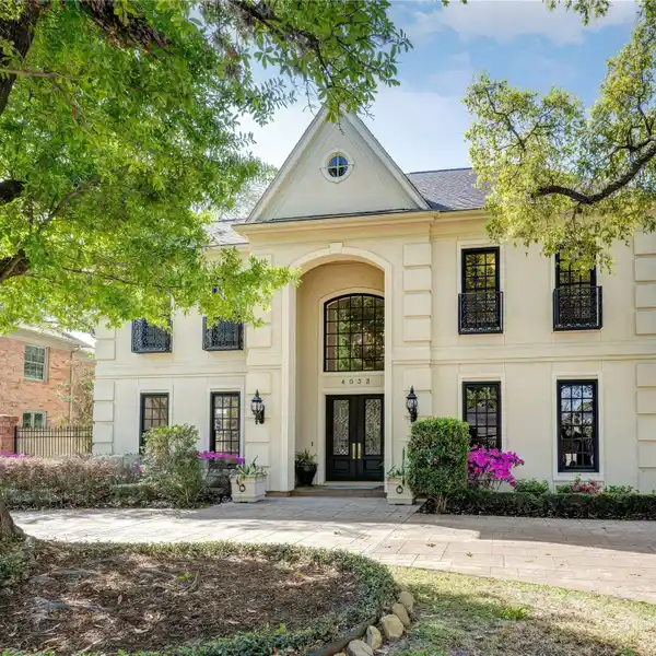 STUNNING CUSTOM-BUILT HOME BY BARDWELL BUILDERS