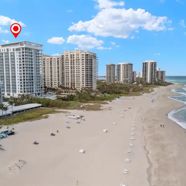 SOPHISTICATED 17TH-FLOOR RESIDENCE WITH STUNNING VISTAS