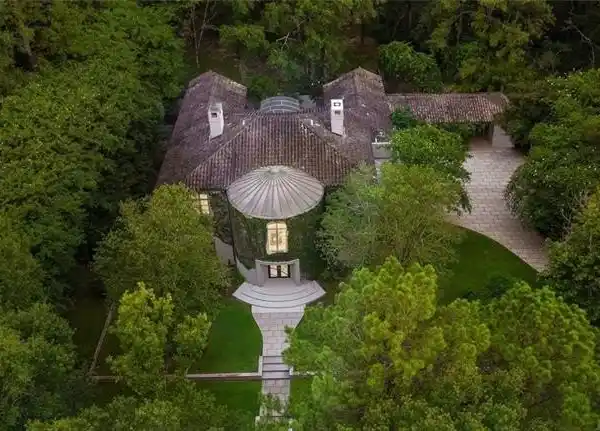 AMAZING EUROPEAN-INSPIRED SECLUDED ESTATE