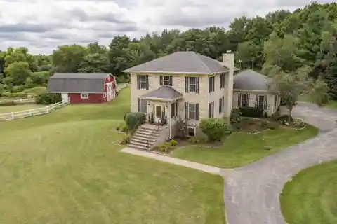 Beautiful Hobby Farm on Nearly Seven Acres