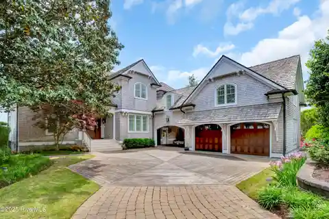 Cape Cod-Inspired Coastal Retreat