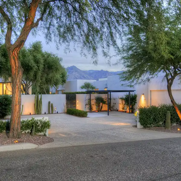 CONTEMPORARY HOME IN THE PRESTIGIOUS CANYON RANCH RESORT