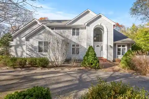 Extravagant Coastal Retreat Beautifully Furnished