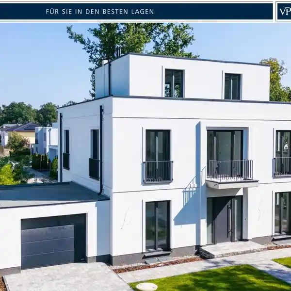 STATELY VILLA IN A WELL-KEPT ENVIRONMENT