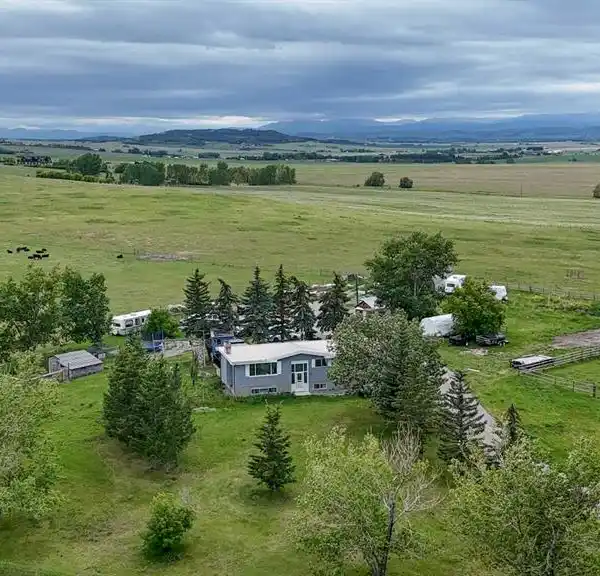 ULTIMATE RURAL LIFESTYLE ON 145 ACRES