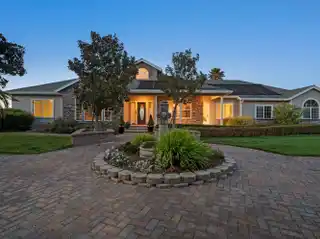 Spectacular Single-level Estate