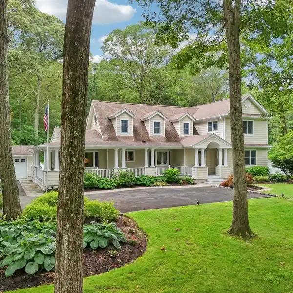 EXQUISITELY EXPANDED FARM RANCH