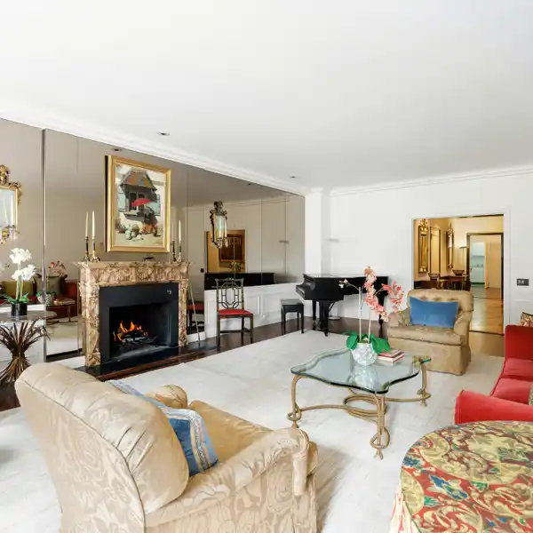 EXTRAORDINARY TEN-ROOM DUPLEX