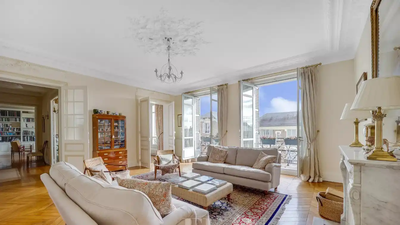 Bright and Elegant Apartment