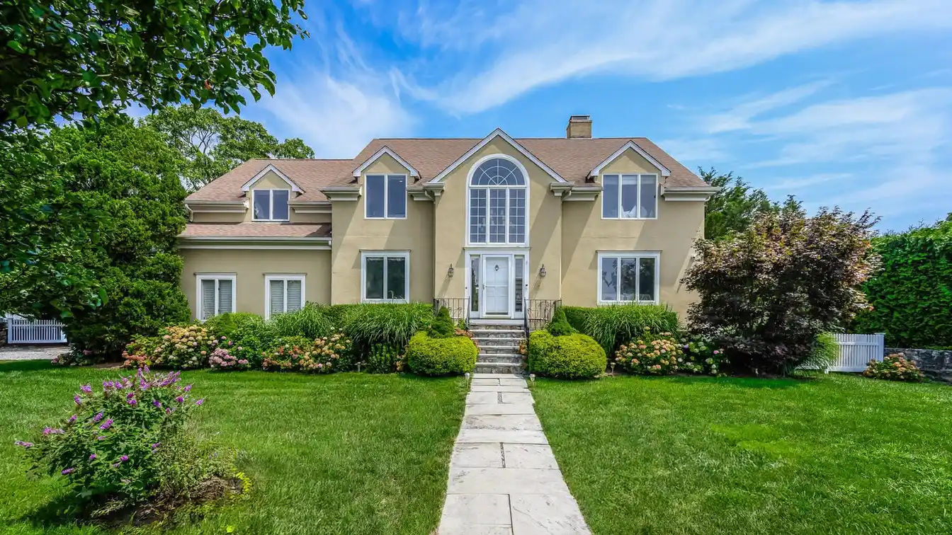 Gorgeous Colonial Beach House