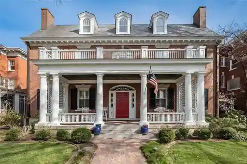 Handsome Georgian-style Residence