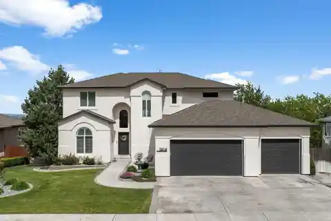 Dream Home in the Highly Sought-after Inspiration Estates