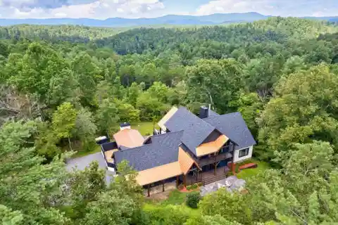 Spectacular Property Set on 34+ Acres