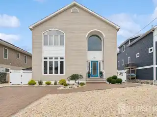 Spectacular Waterfront Living in the Silver Bay Area