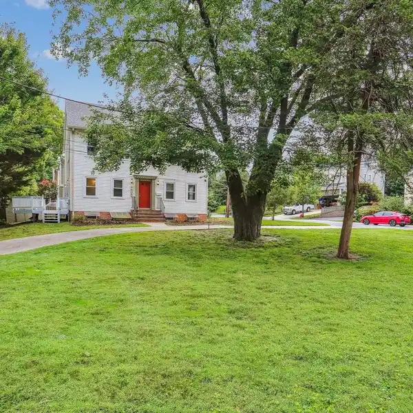 CHARMING COLONIAL STEPS FROM METRO