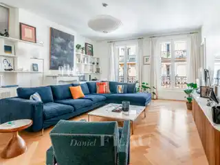 Sunlit Three-bedroom in Prestigious 19th-century Building