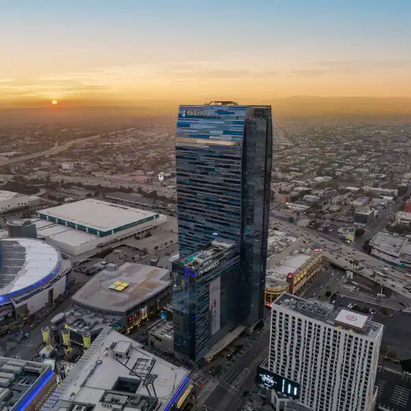 5-STAR LIVING AT THE RITZ CARLTON LOS ANGELES