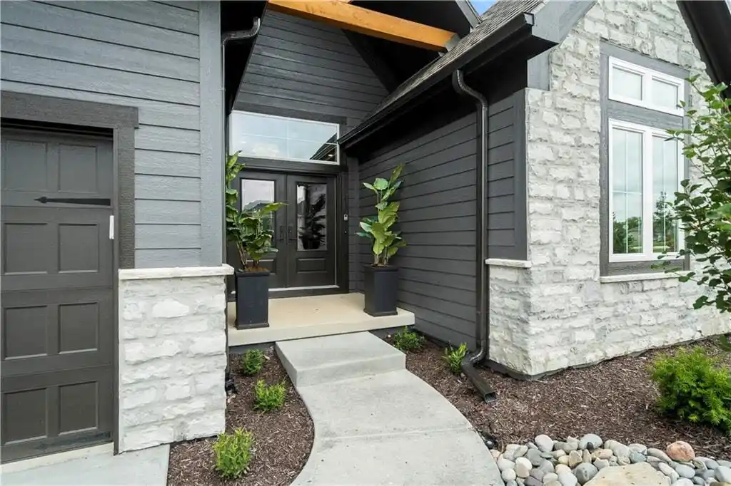 Stunning and Comfortable Contemporary Home with Tons of Amenities