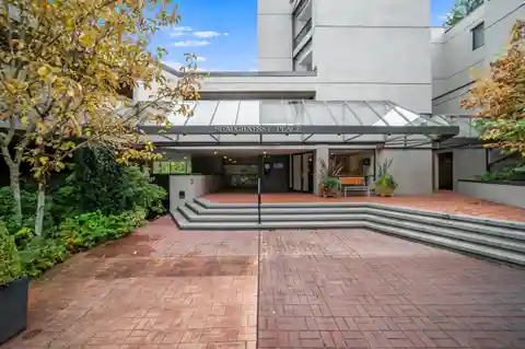 Penthouse Haven with Expansive Decks and Lake Views