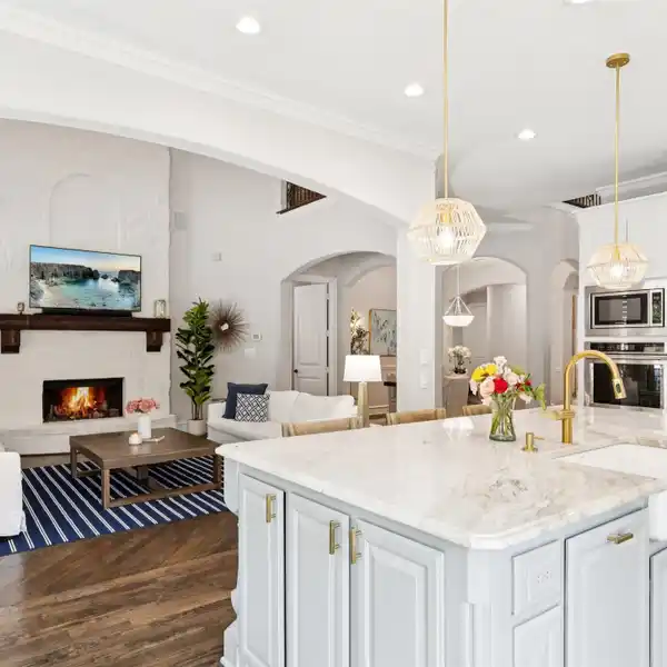 UPDATED LUXURY RESIDENCE IN VILLAGES OF STONELAKE ESTATES