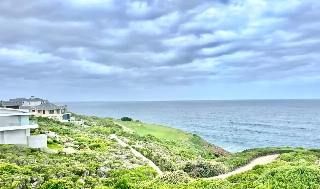 Brand New Ultra-modern Home in the Renowned Pinnacle Point Golf Estate