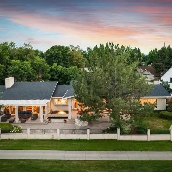 STUNNING BOULDER COUNTRY CLUB HOME WITH UNOBSTRUCTED LONGS PEAK VIEWS AND LUXURIOUS INDOOR-OUTDOOR LIVING