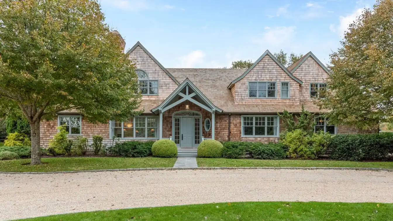 Beautifully Appointed Five Bedroom Rental Home