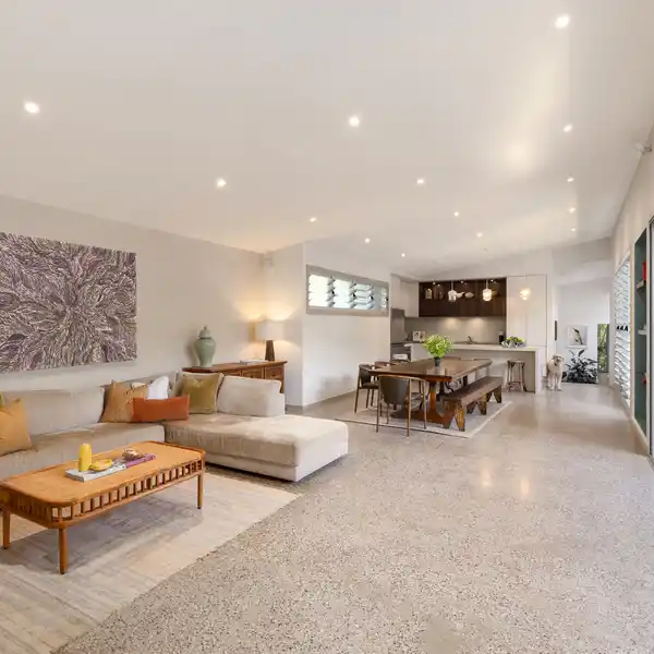 EXQUISITE HOME IN A SOUGHT-AFTER BLUE RIBBON SETTING