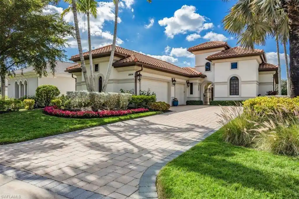 Rarely Available Marlowe Model with Available Golf Membership
