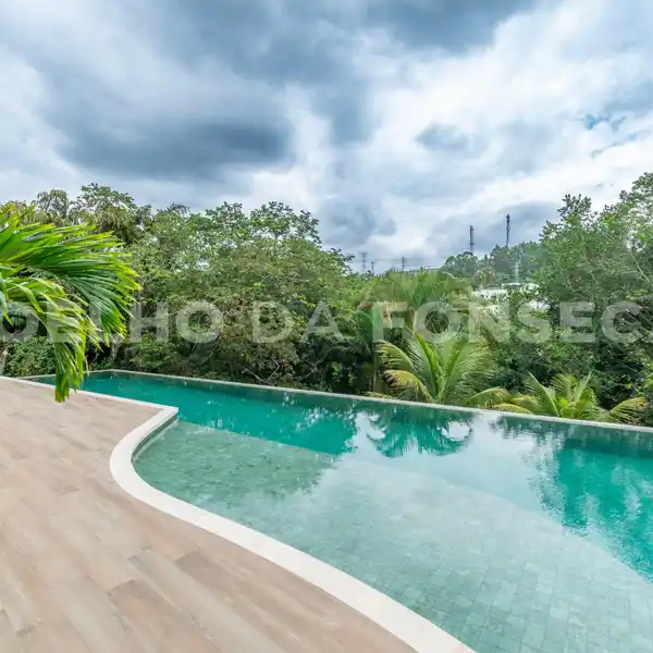 HIGH END, LUXURIOUS HOME