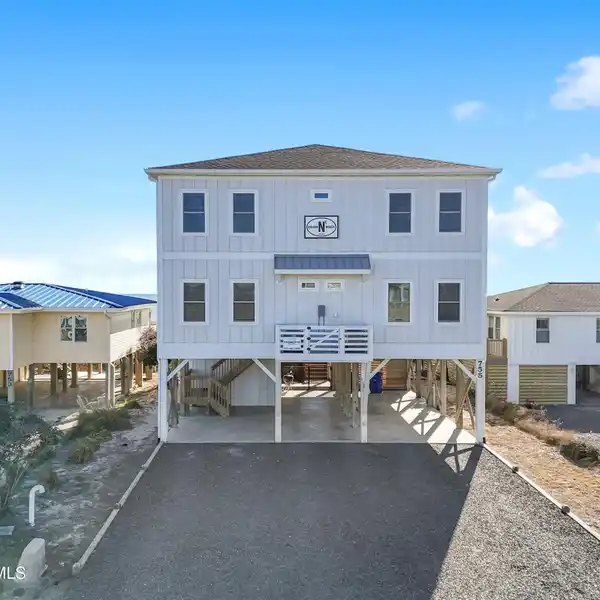 METICULOUSLY MAINTAINED AND UPDATED OCEANFRONT RESIDENCE
