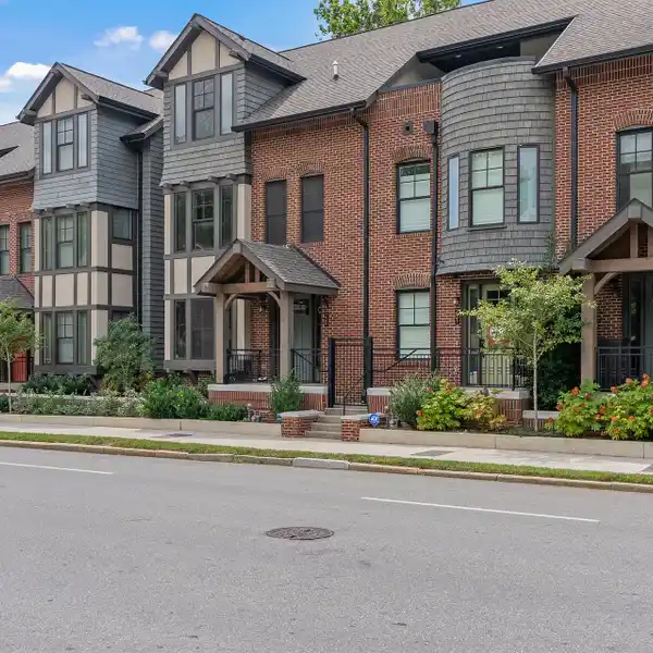 MONTFORD TOWNHOME WITH ROOFTOP DECK