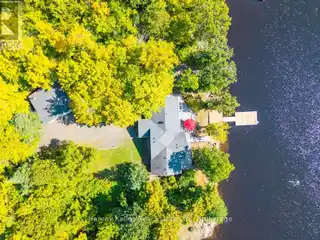 Water's Edge Hideaway Boasting Island-Dotted Views