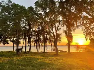 Private and Pristine Lakefront