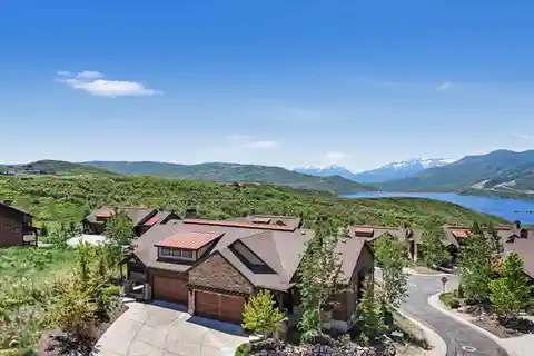 Nice Home with Panoramic Views