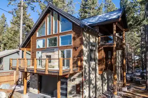 Classic Lodge Aesthetics with Modern Luxury