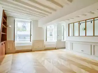 Beautiful Fully Renovated Apartment