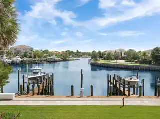 Low-Maintenance Boater's Paradise