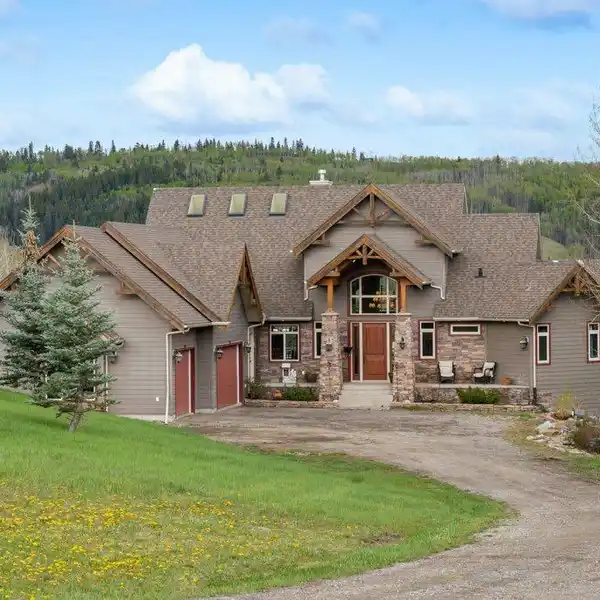 EXCEPTIONAL HOME IN PRESTIGIOUS PRIDDIS CREEK ESTATES